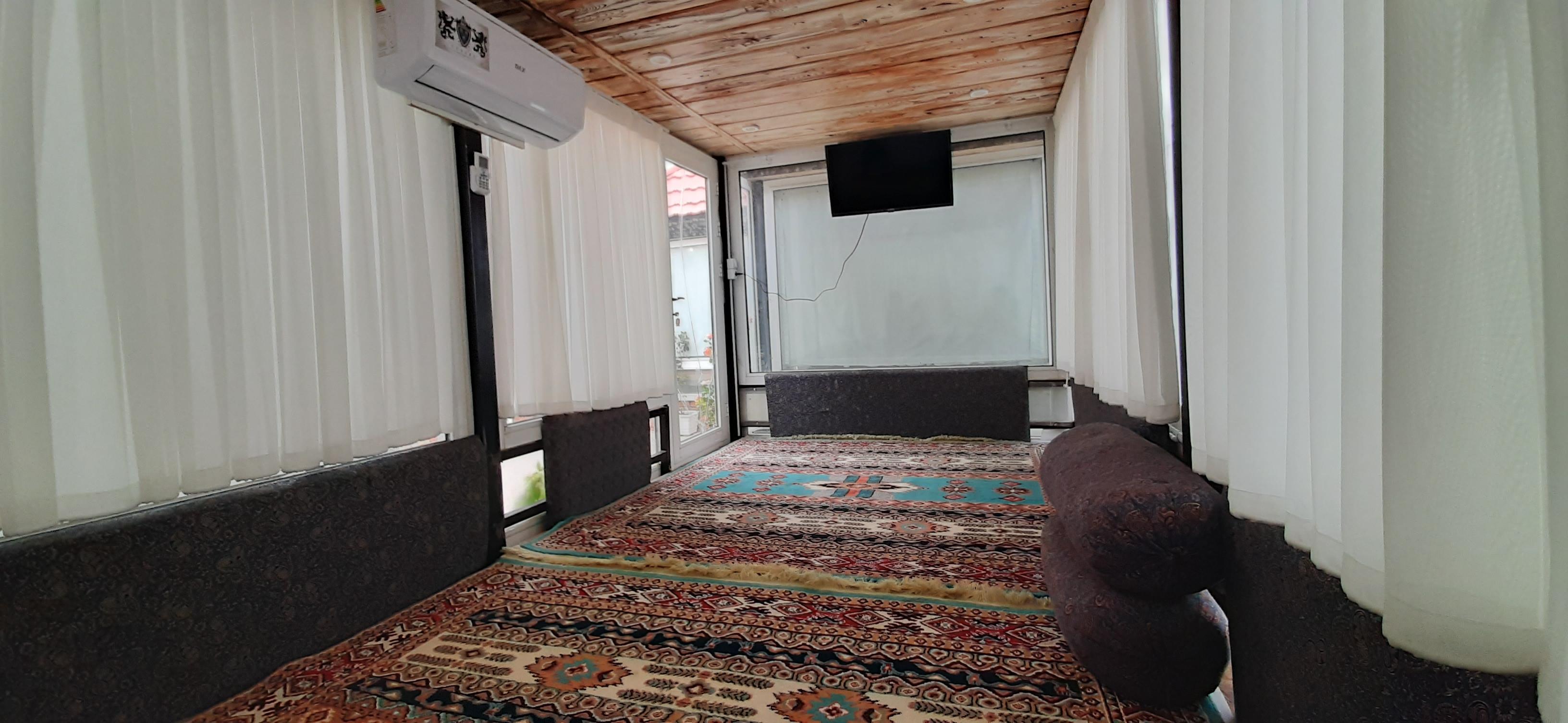 اقامتگاه بوم گردی بام شیت در طارم