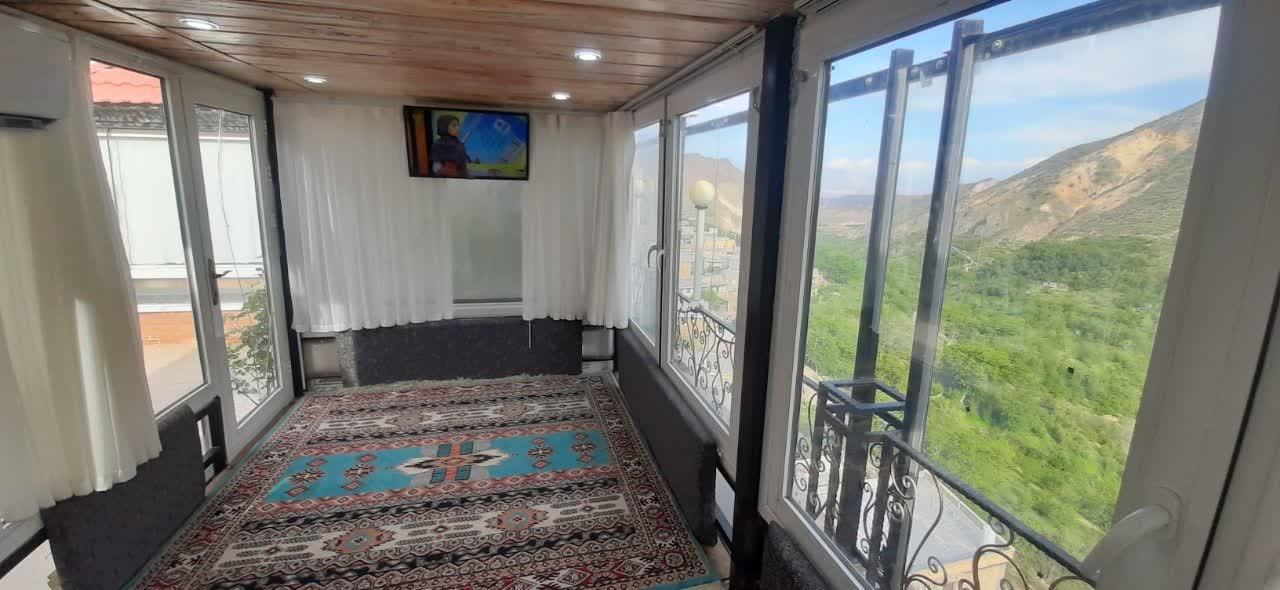 اقامتگاه بوم گردی بام شیت در طارم