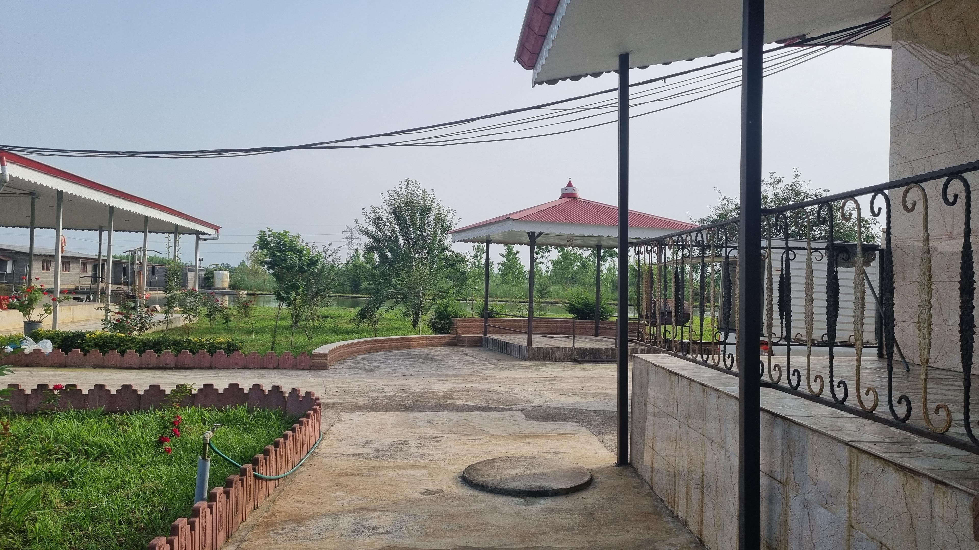 ویلای بهشت کوچک ماهیگیری در صومعه سرا