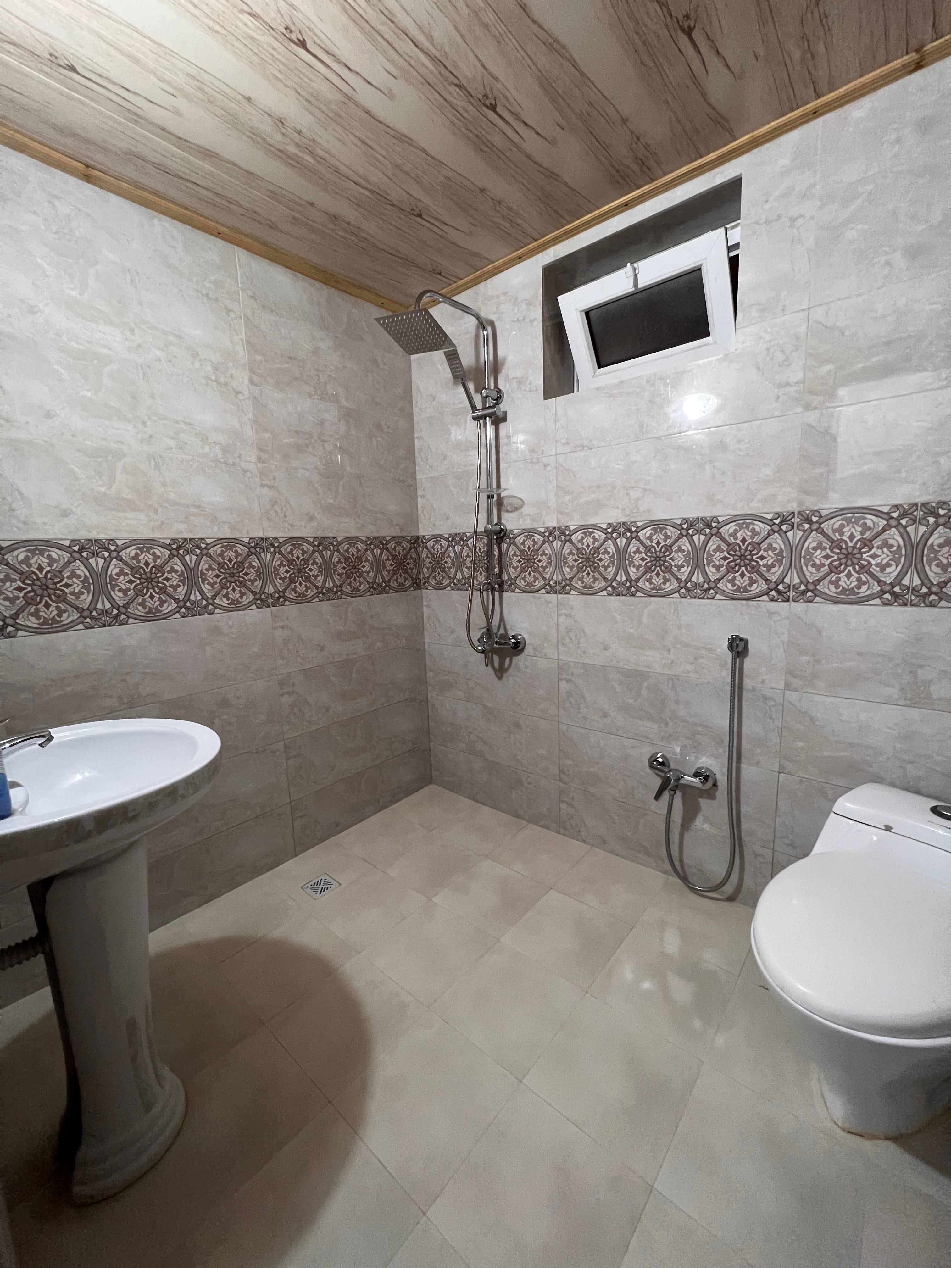 ویلا استخردار ساحلی حیاط دار در رستم رود