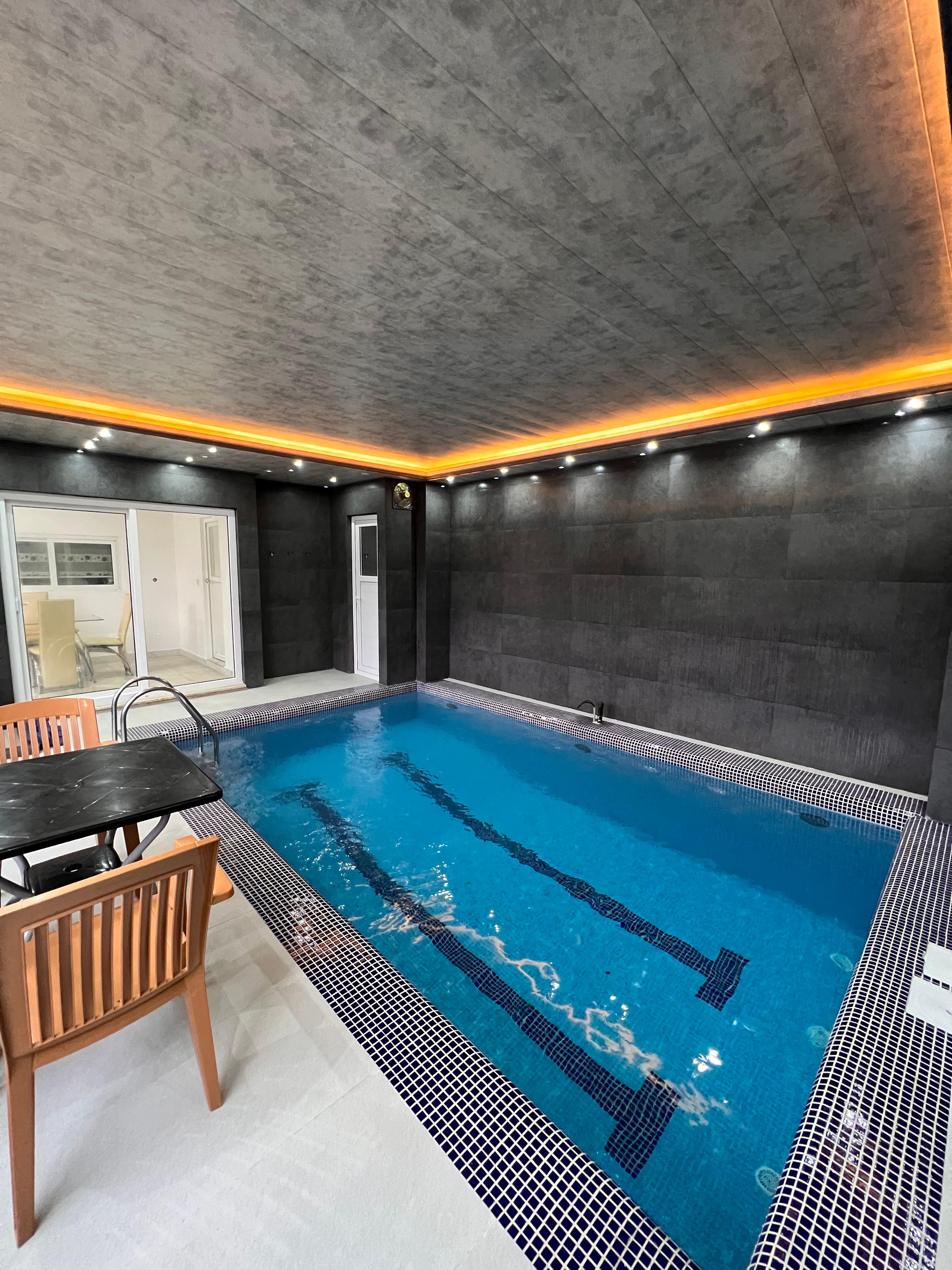 ویلا استخردار ساحلی حیاط دار در رستم رود