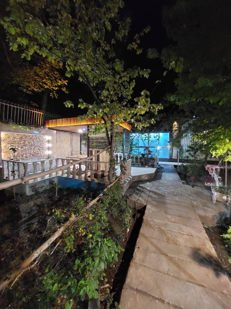 ویلا استخر آبگرم دو خوابه در باغ بهادران