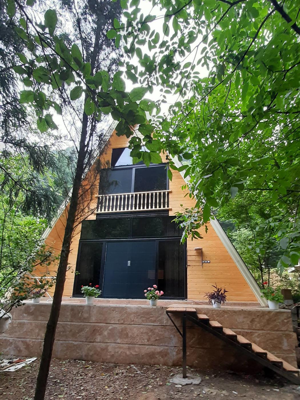 کلبه سوییسی جاده اسالم به خلخال