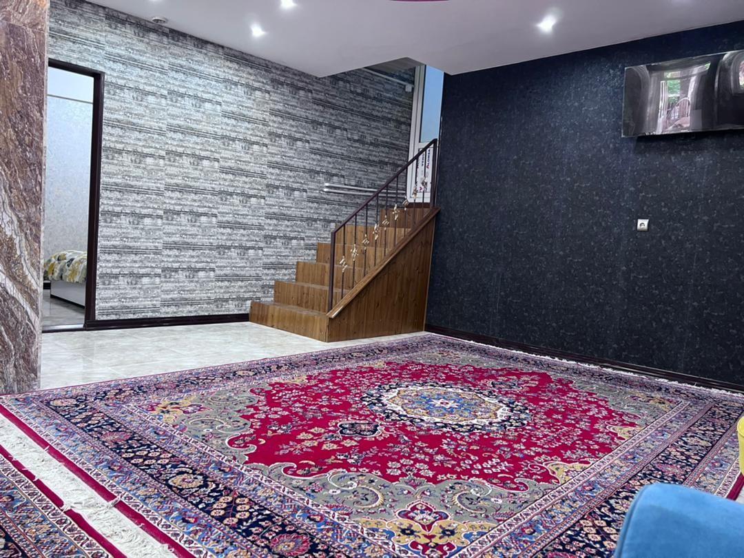 ویلا استخردار آبگرم لب آب باغ بهادران