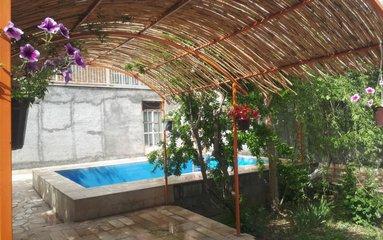 ویلا استخردار دو خوابه در باغ بهادران