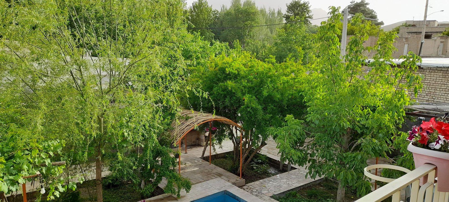 ویلا استخردار دو خوابه در باغ بهادران 