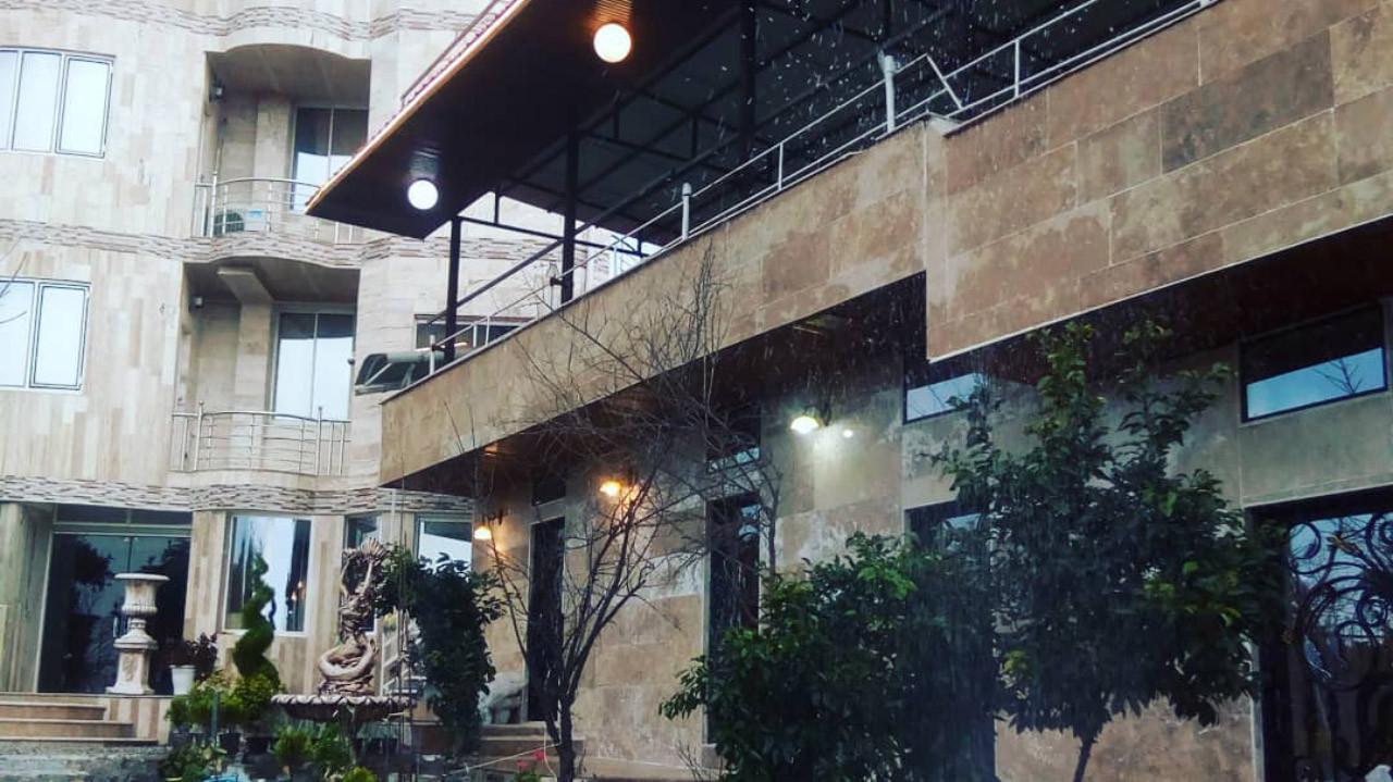 اتاق طرح سنتی هتل باغ سرهنگ بابل