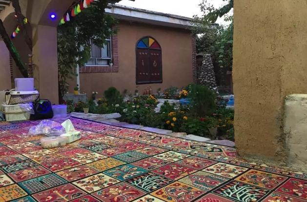 اقامتگاه بومگردی ترنج روستای ده چشمه فارسان