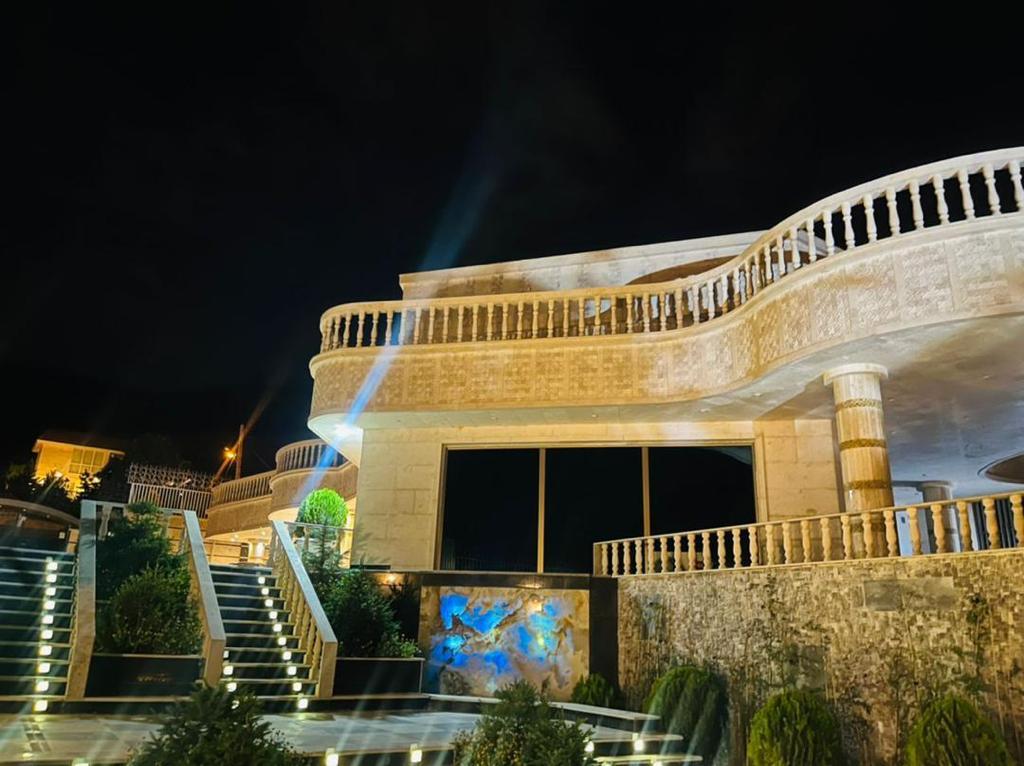 اجاره روزانه باغ ویلا استخردار در صدرا