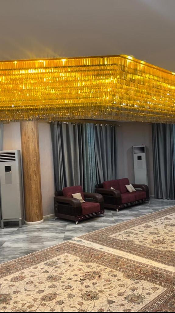 اجاره روزانه باغ ویلا استخردار در صدرا