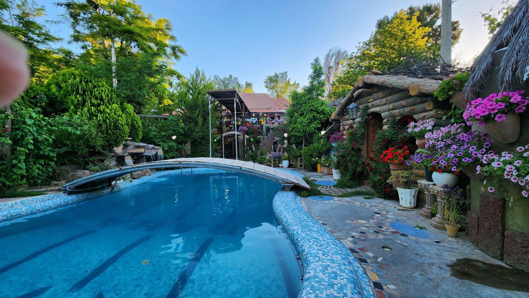 اجاره ویلا باغ استخردار دلوین در شیراز