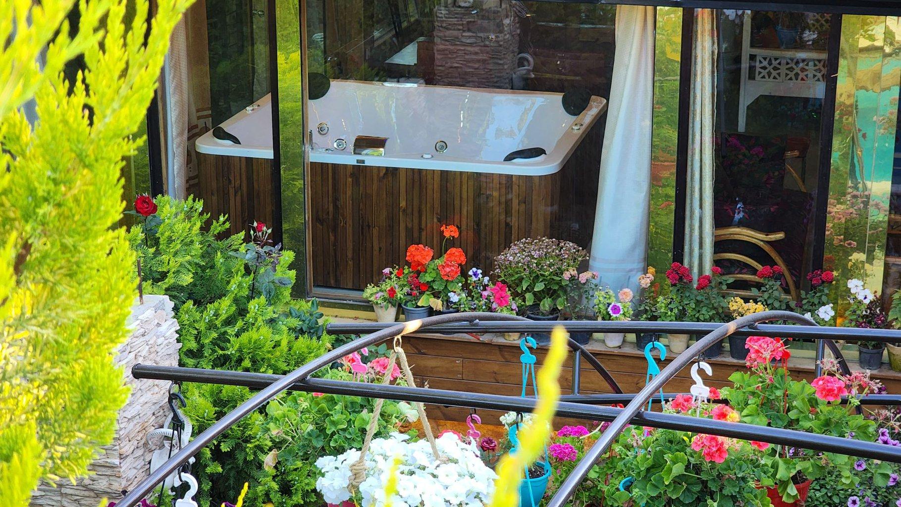 اجاره ویلا باغ استخردار دلوین در شیراز