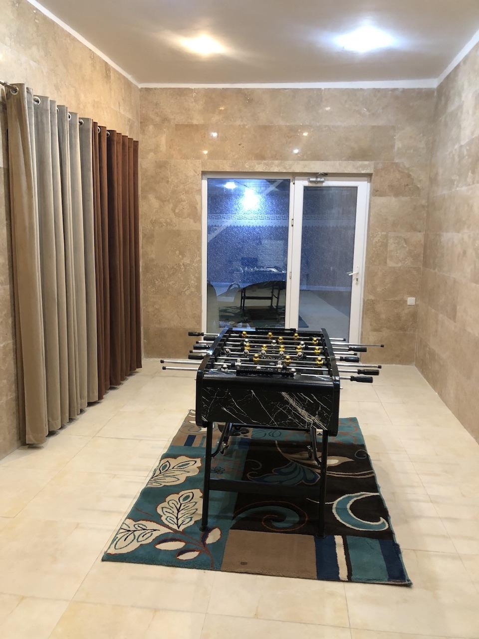 اجاره ویلا مهرآباد با استخرسرپوشیده با بیلیارد و فوتبال دستی