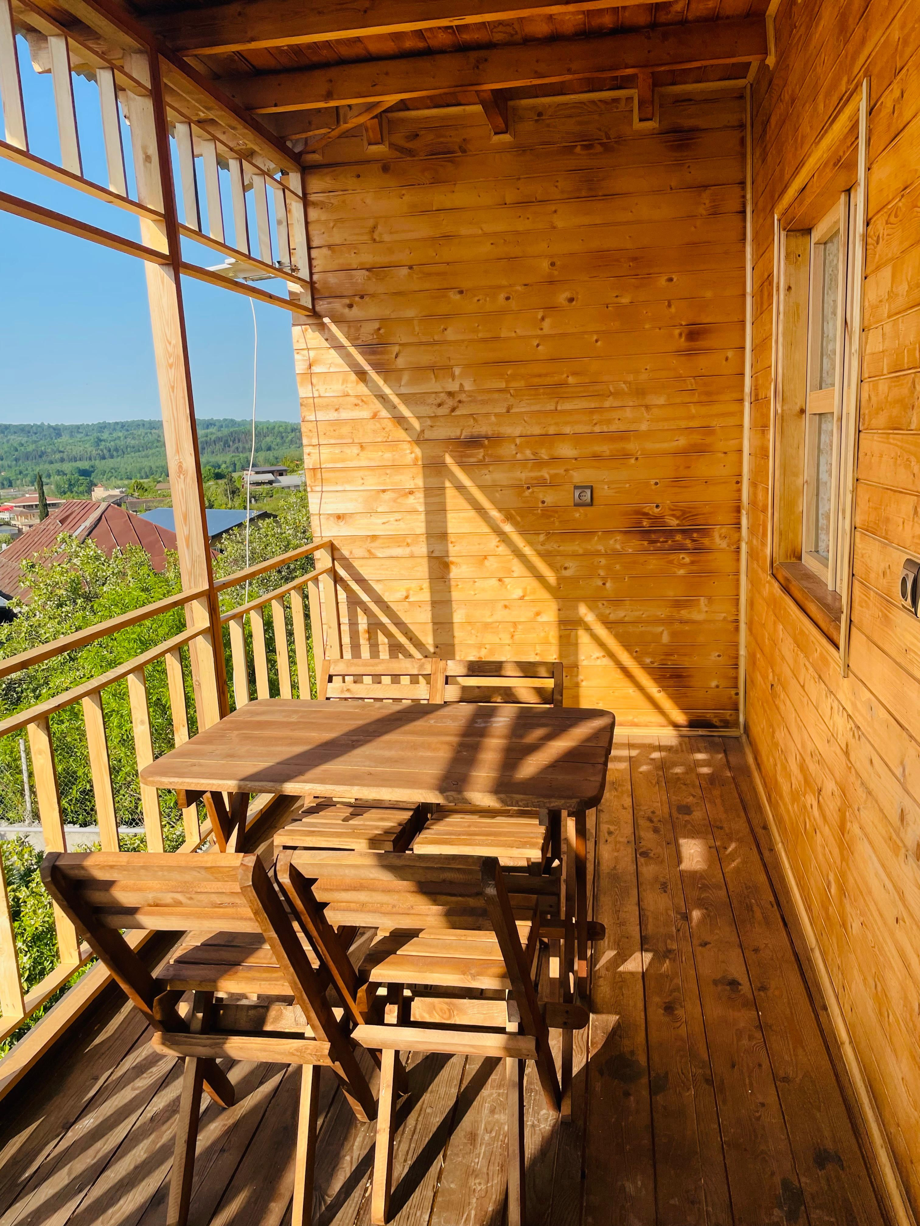 کلبه تمام چوبی با آرامش مطلق و ویو بی نظیر