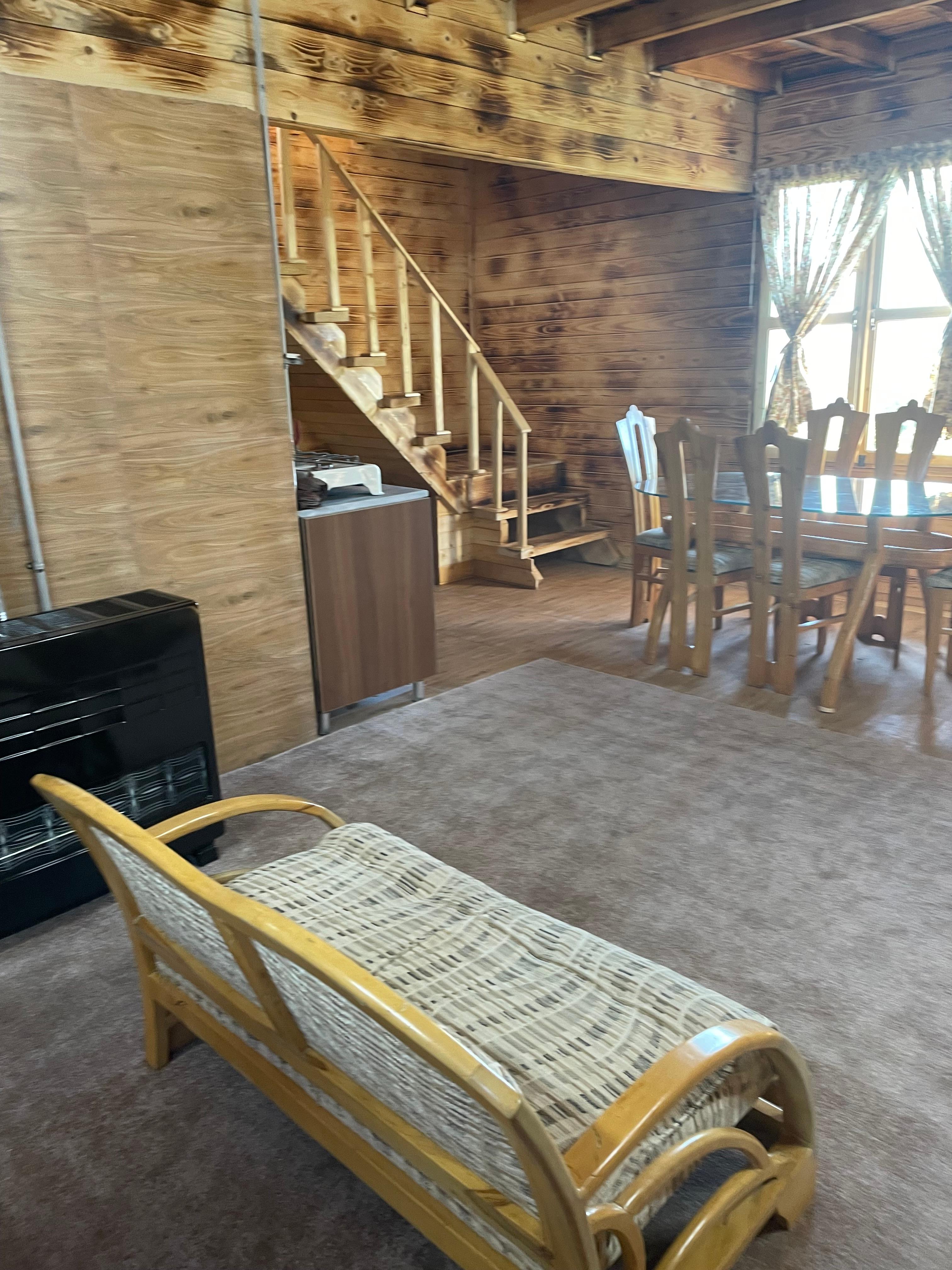 کلبه تمام چوبی با آرامش مطلق و ویو بی نظیر