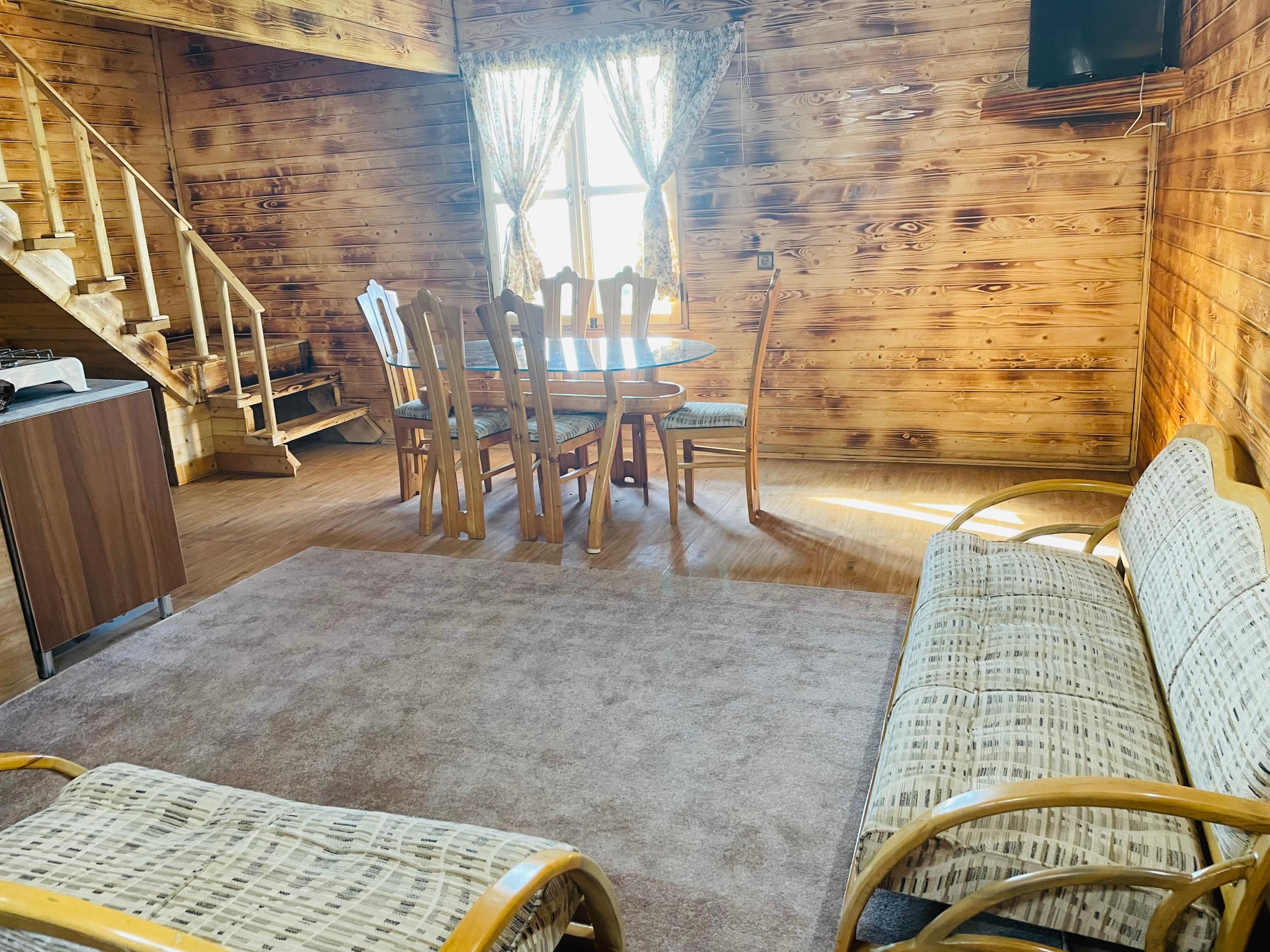 کلبه تمام چوبی با آرامش مطلق و ویو بی نظیر