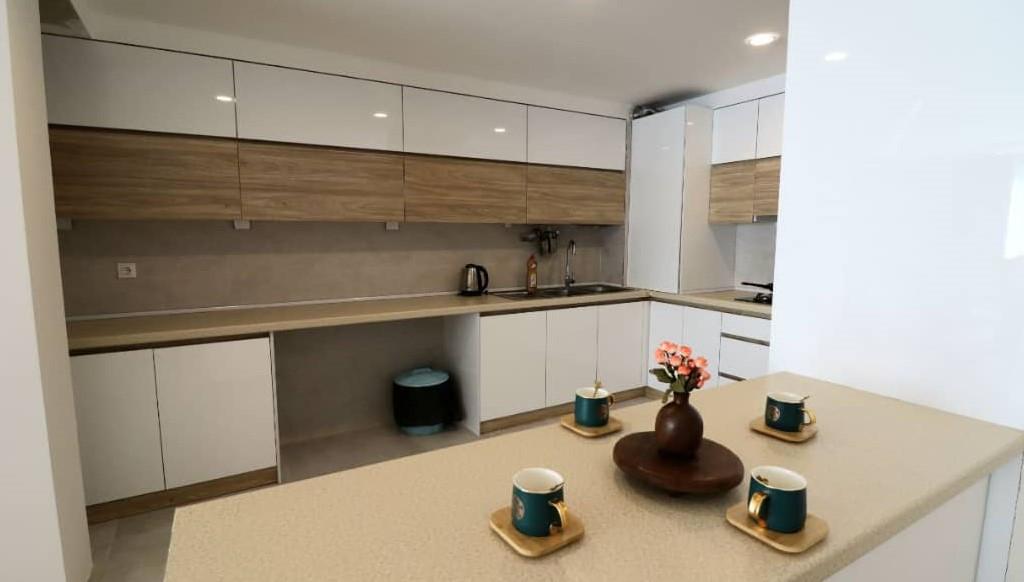 منزل مبله سه خواب در پاسداران شیراز