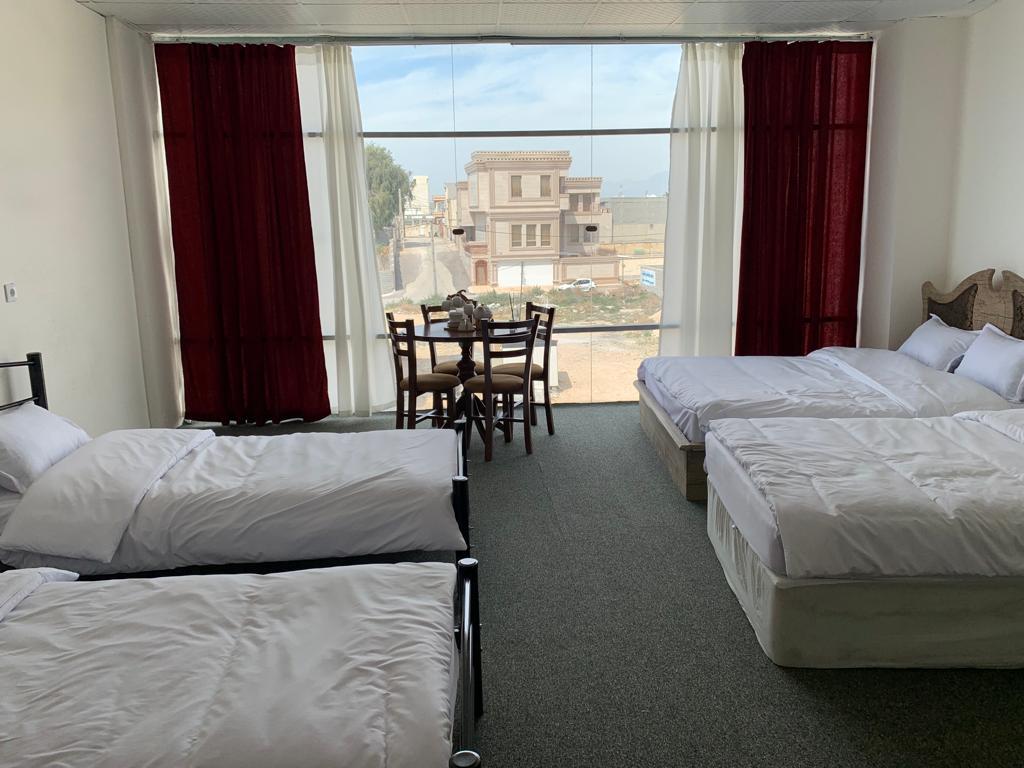 اتاق 109 پنج تخته اقامتگاه آفتاب