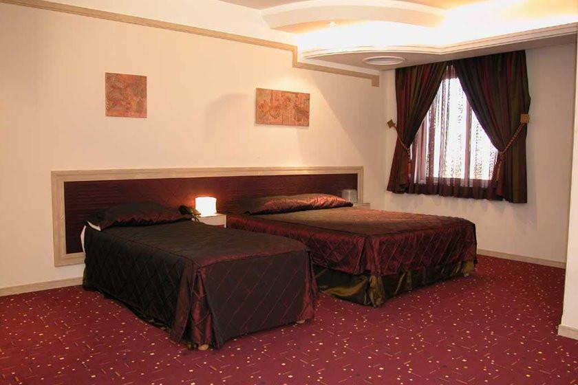 اتاق یک نفره هتل امیر کبیر بروجرد