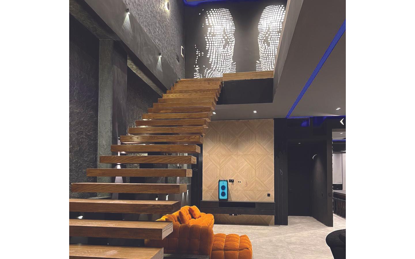 عمارت گارنت پنج خواب لوکس با استخر تابستانه