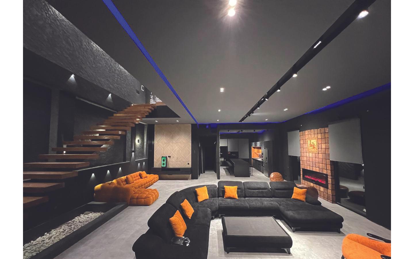 عمارت گارنت پنج خواب لوکس با استخر تابستانه