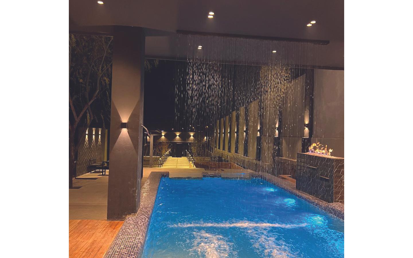 عمارت گارنت پنج خواب لوکس با استخر تابستانه