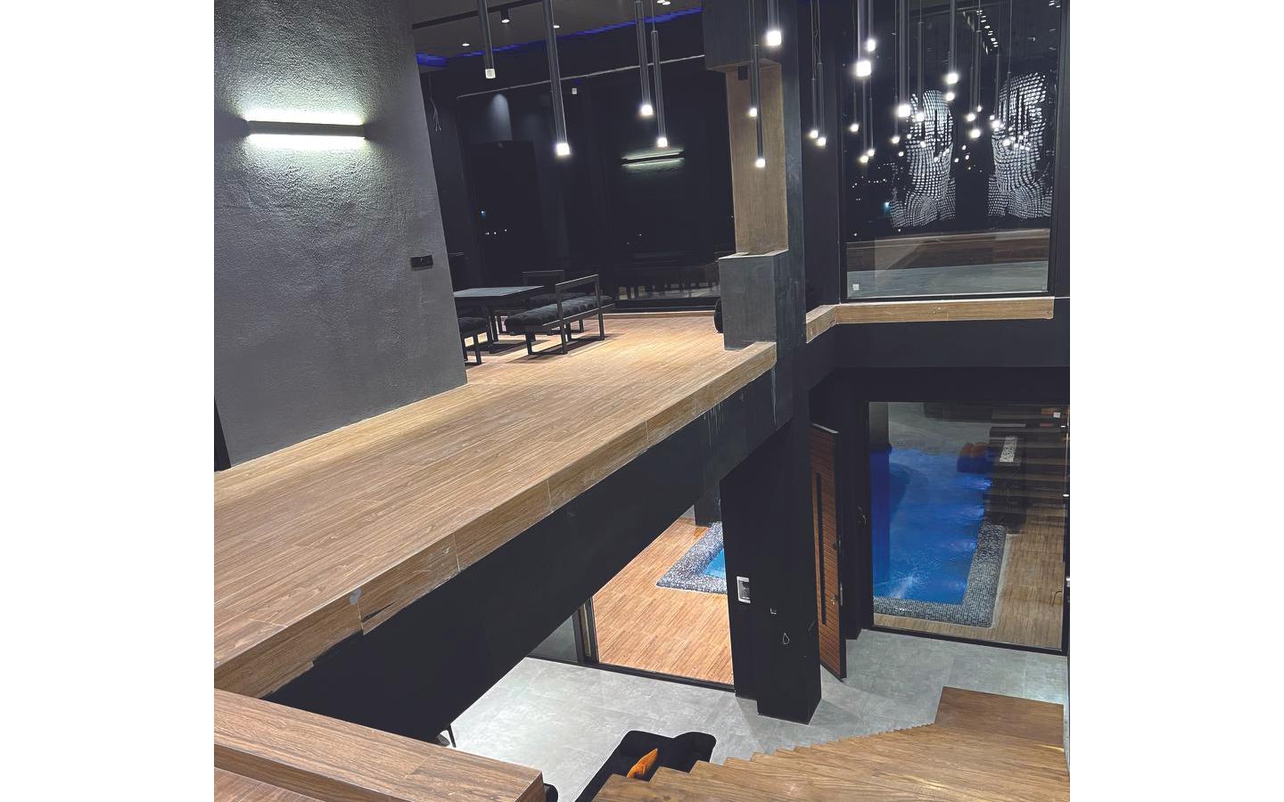 عمارت گارنت پنج خواب لوکس با استخر تابستانه