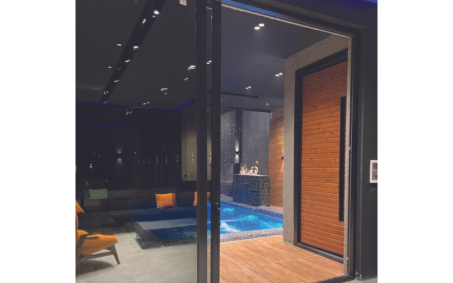 عمارت گارنت پنج خواب لوکس با استخر تابستانه