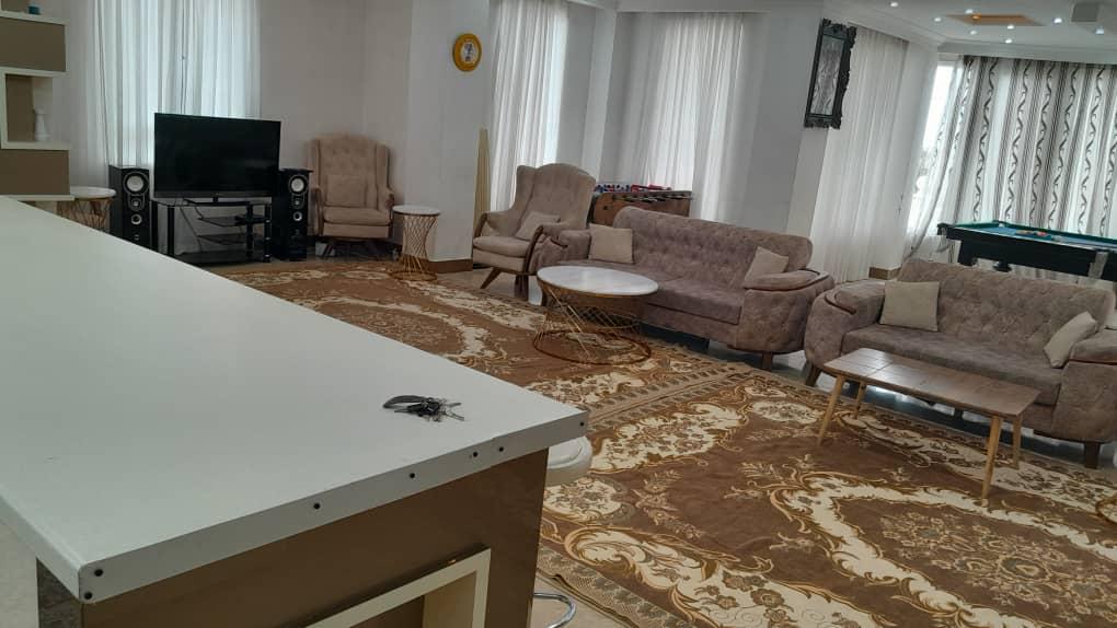 عمارت سه خوابه لوکس با استخر سرپوشیده کردان