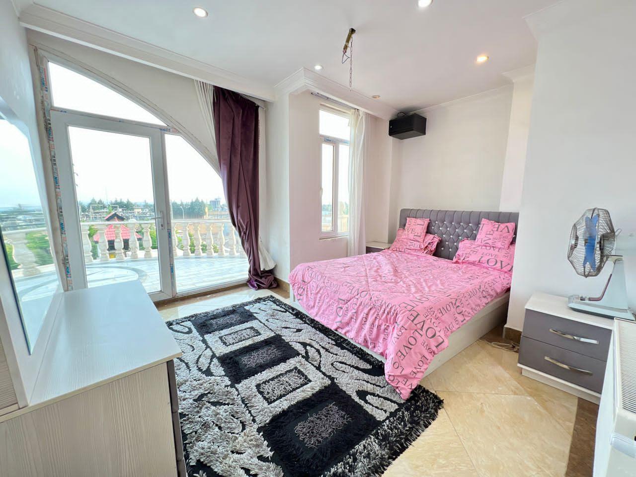 عمارت سه خوابه لوکس با استخر سرپوشیده کردان