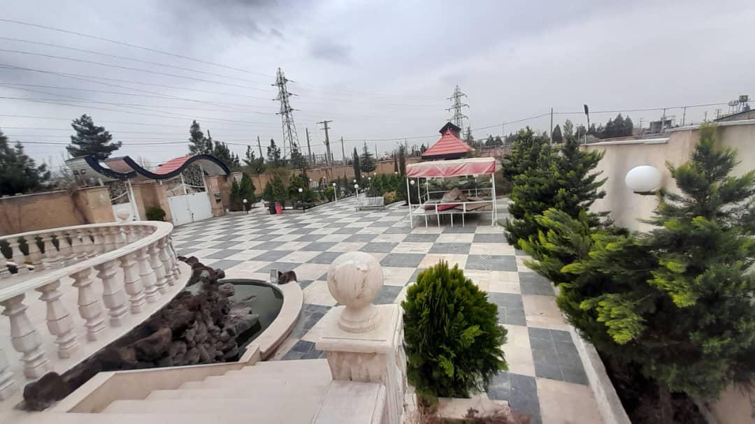 عمارت سه خوابه لوکس با استخر سرپوشیده کردان