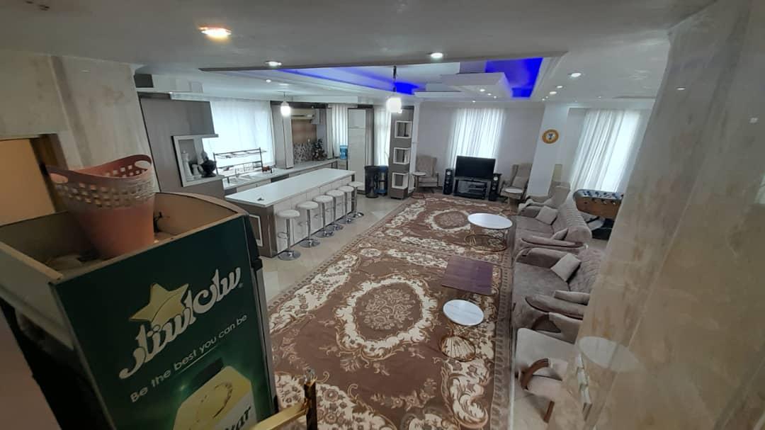 عمارت سه خوابه لوکس با استخر سرپوشیده کردان