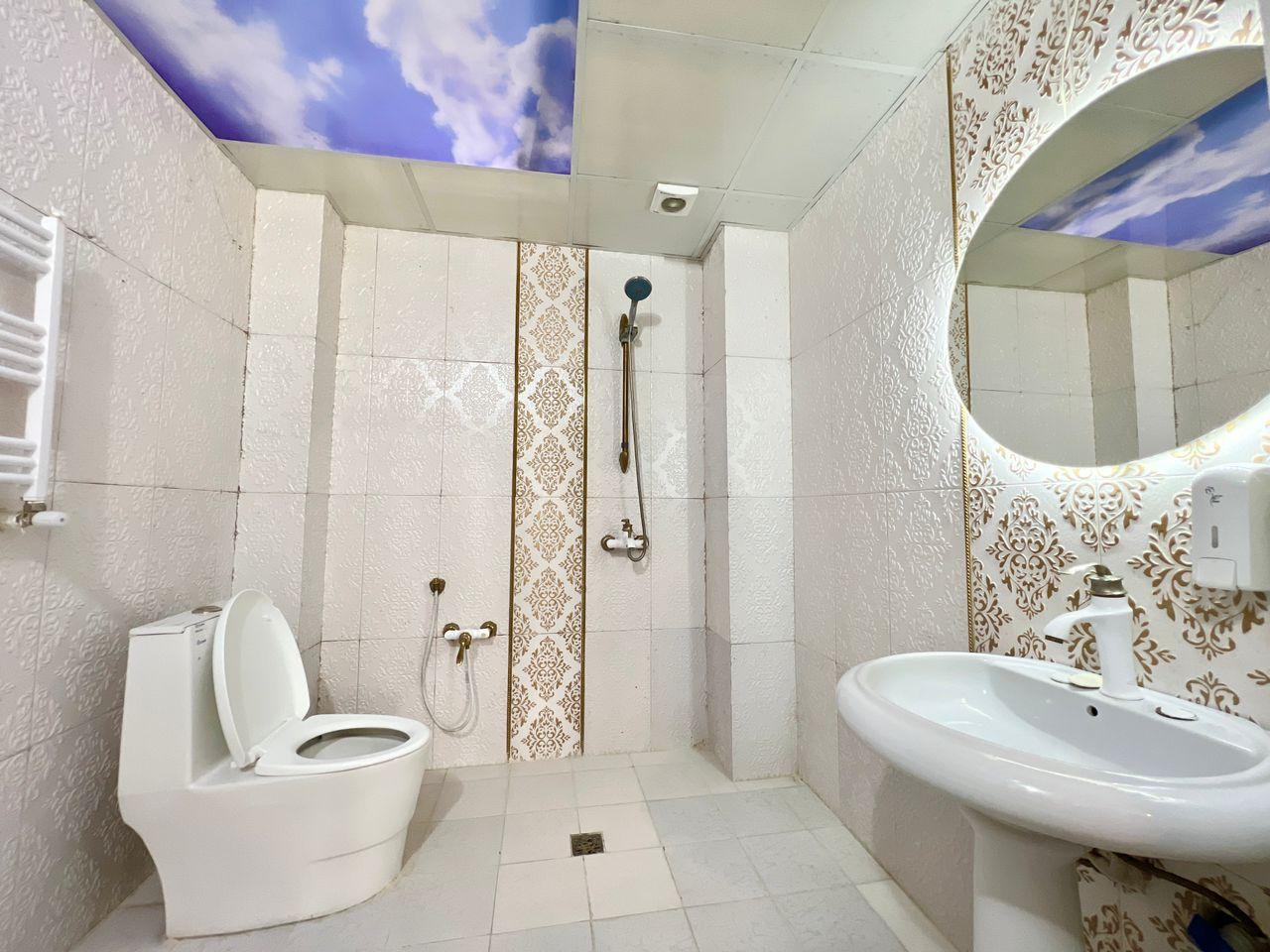 عمارت سه خوابه لوکس با استخر سرپوشیده کردان