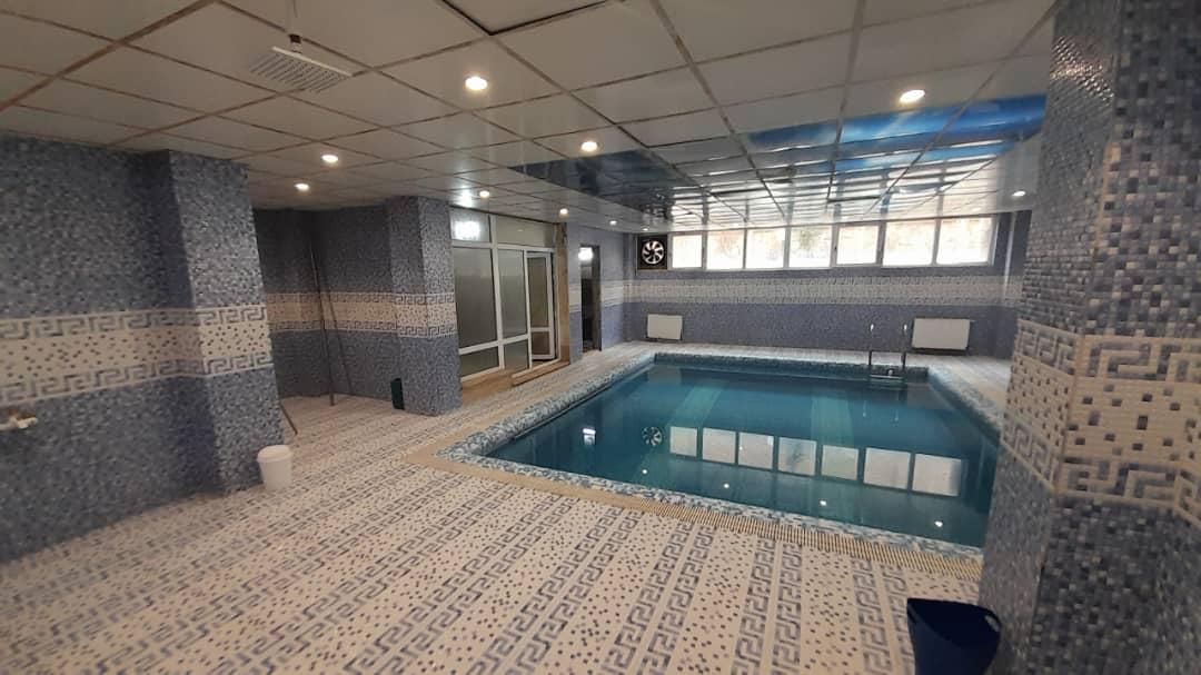 عمارت سه خوابه لوکس با استخر سرپوشیده کردان