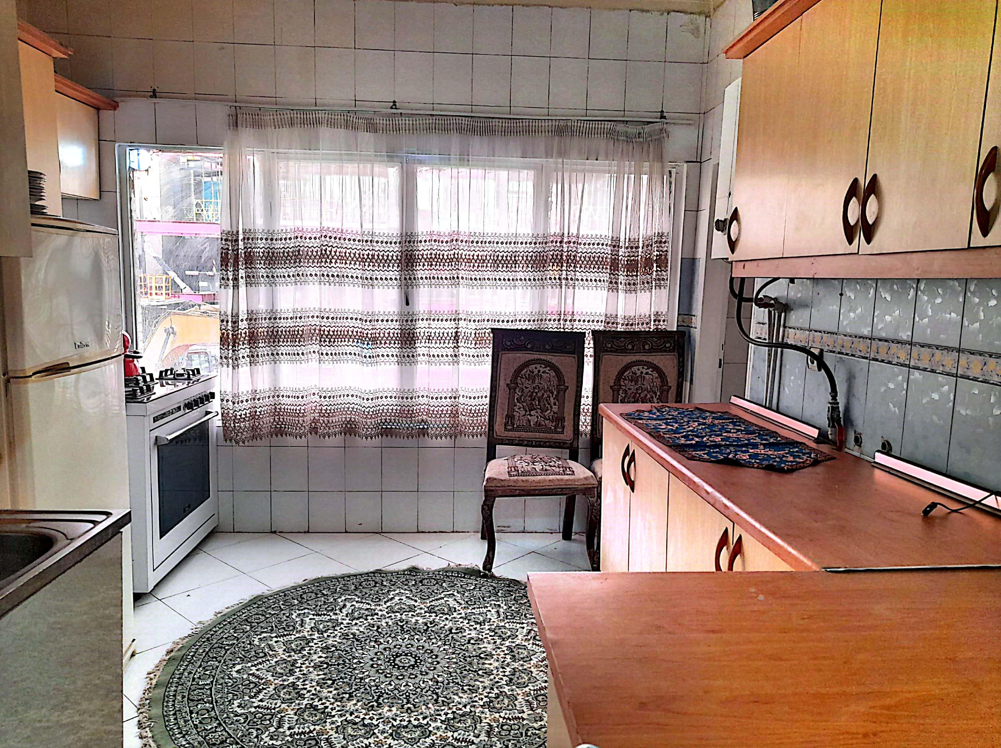 آپارتمان دو خواب نزدیک بازار جمهوری