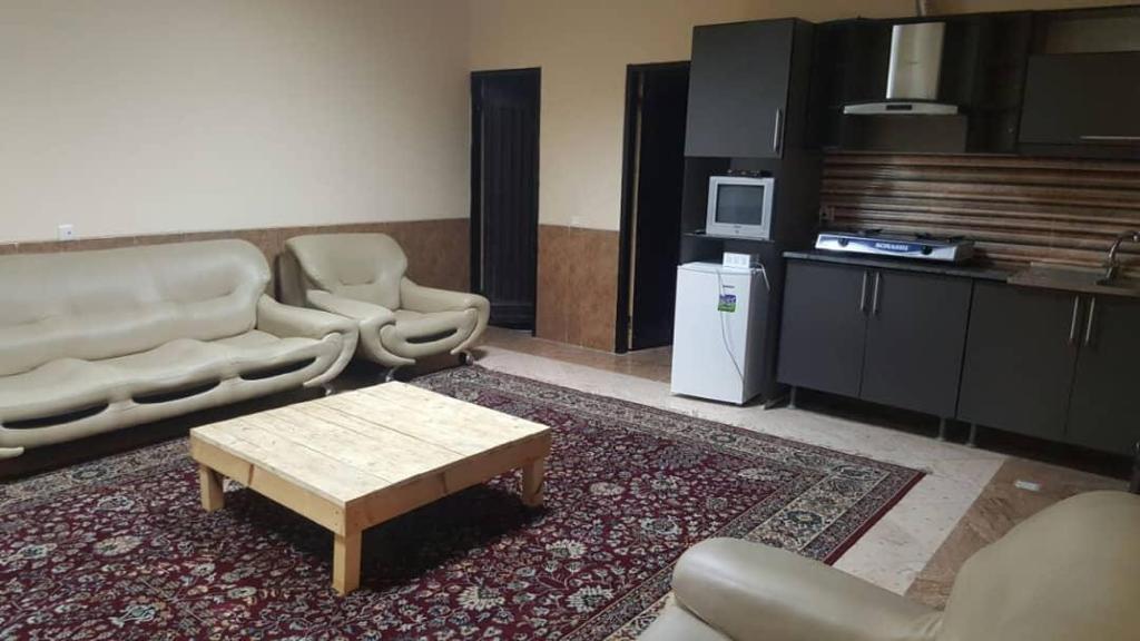 ویلا استخر و جکوزی دار اطراف شیراز