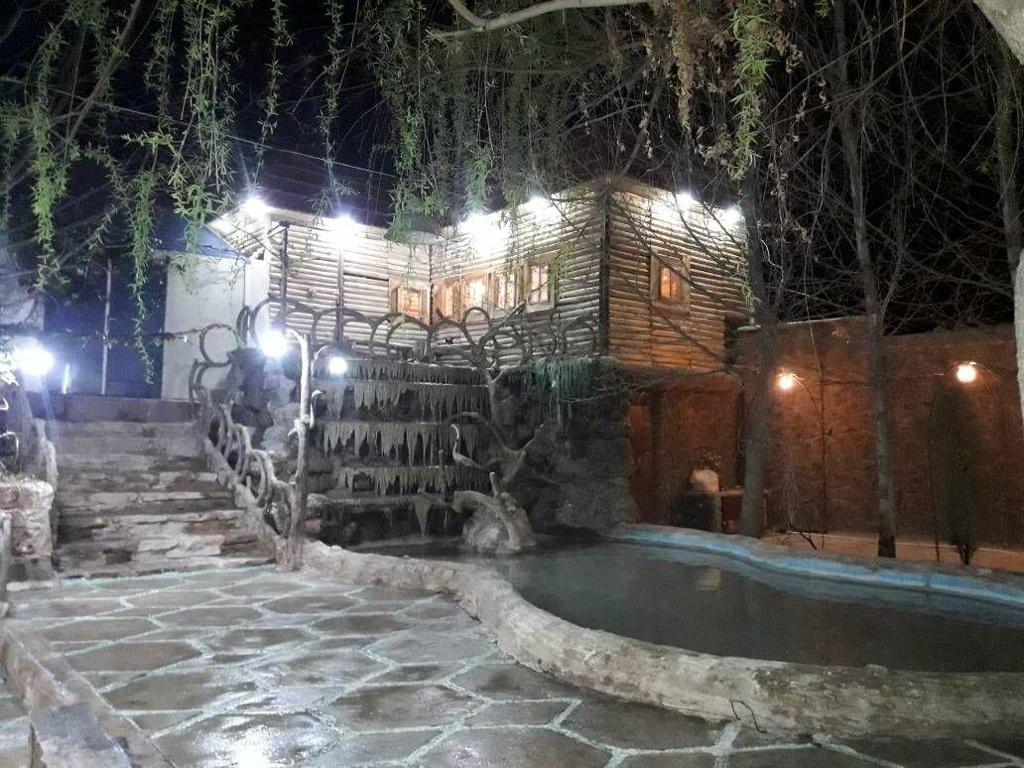 ویلا استخر و جکوزی دار اطراف شیراز