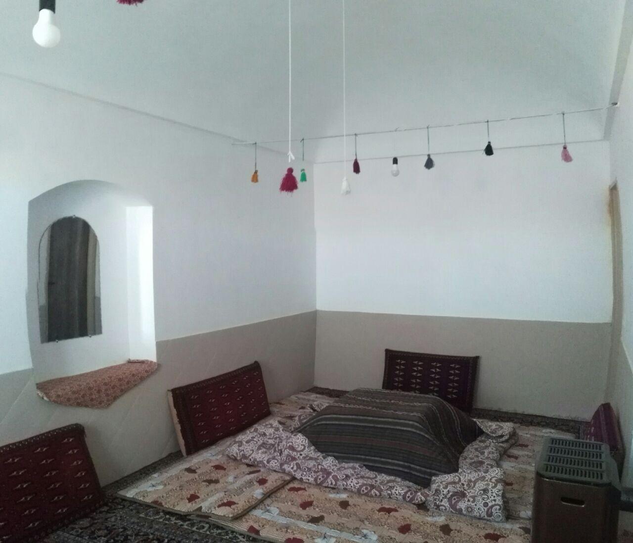 اقامتگاه بومگردی کویر راویج سه قلعه