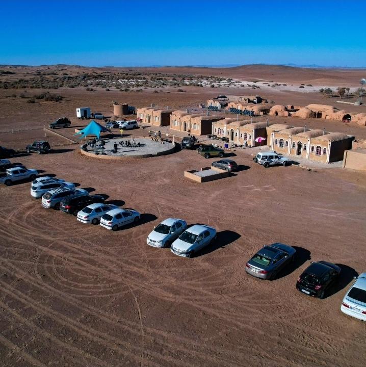 اقامتگاه بومگردی کویر راویج سه قلعه