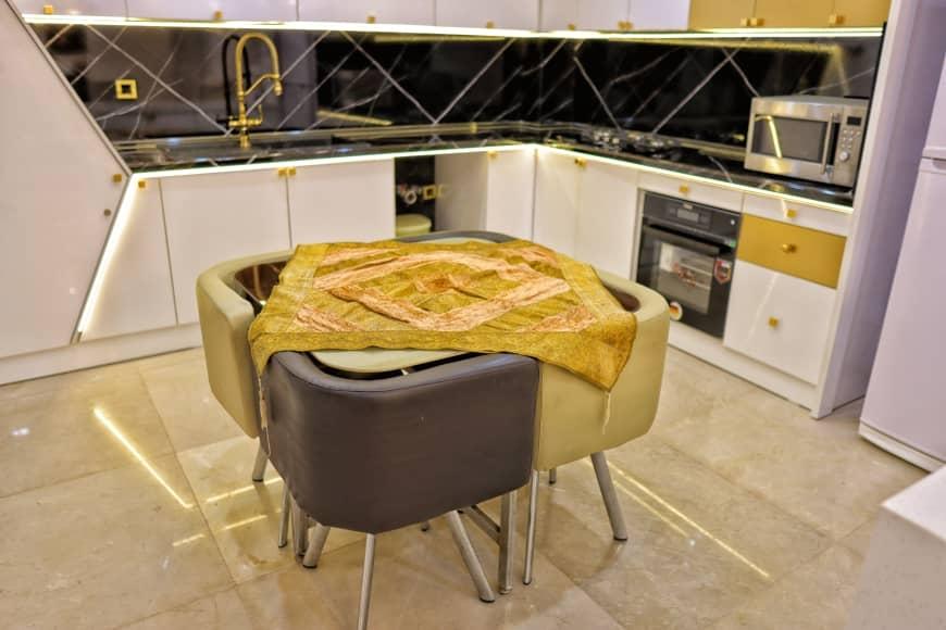 عمارت طلایی استخردار در زیباکنار