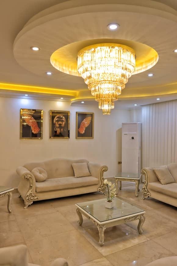 عمارت طلایی استخردار در زیباکنار