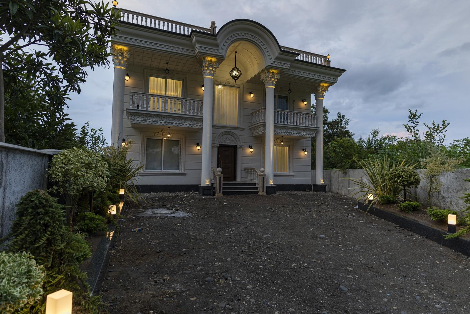 عمارت جنگلی پارادایس با استخر آبگرم