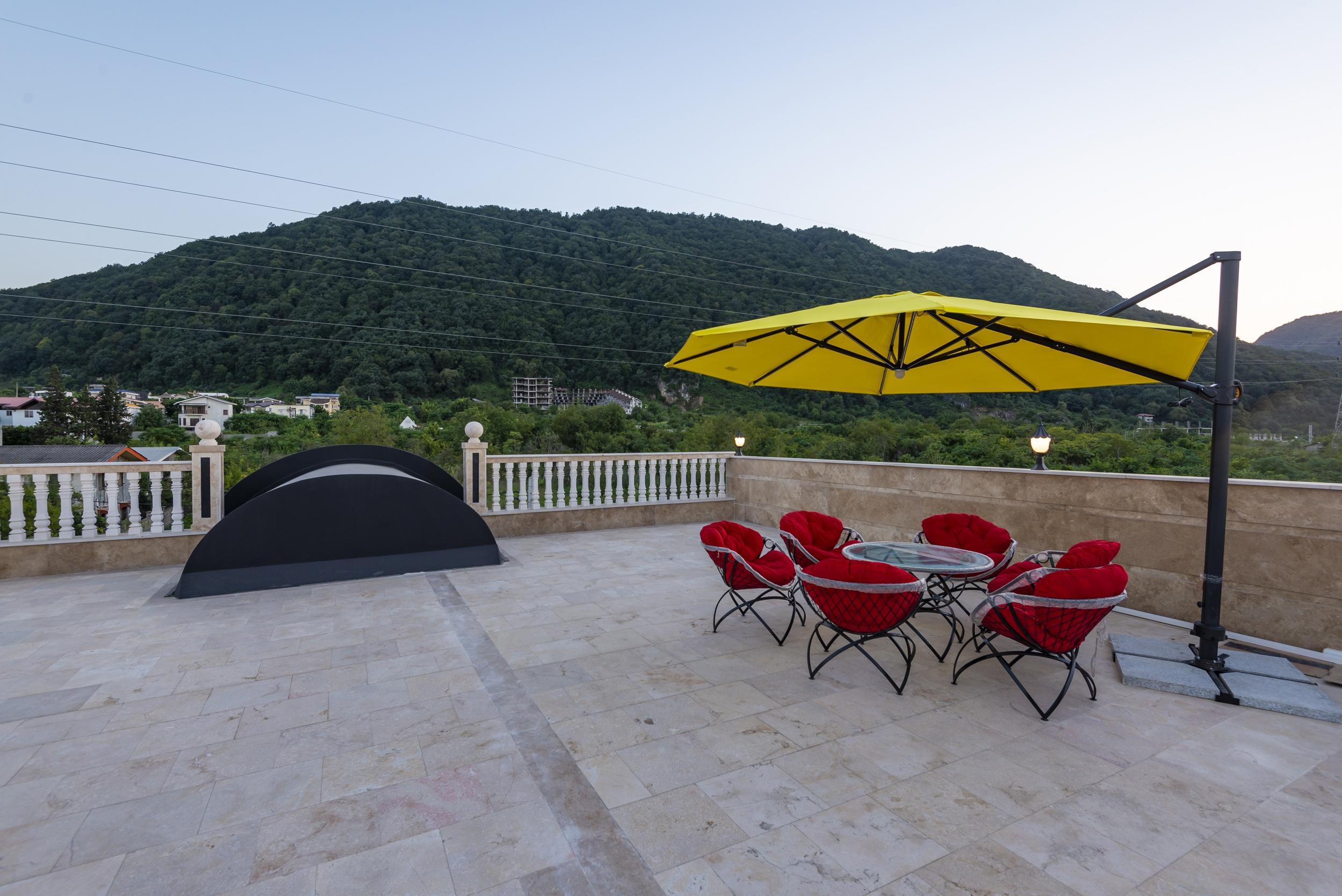 عمارت جنگلی پارادایس با استخر آبگرم