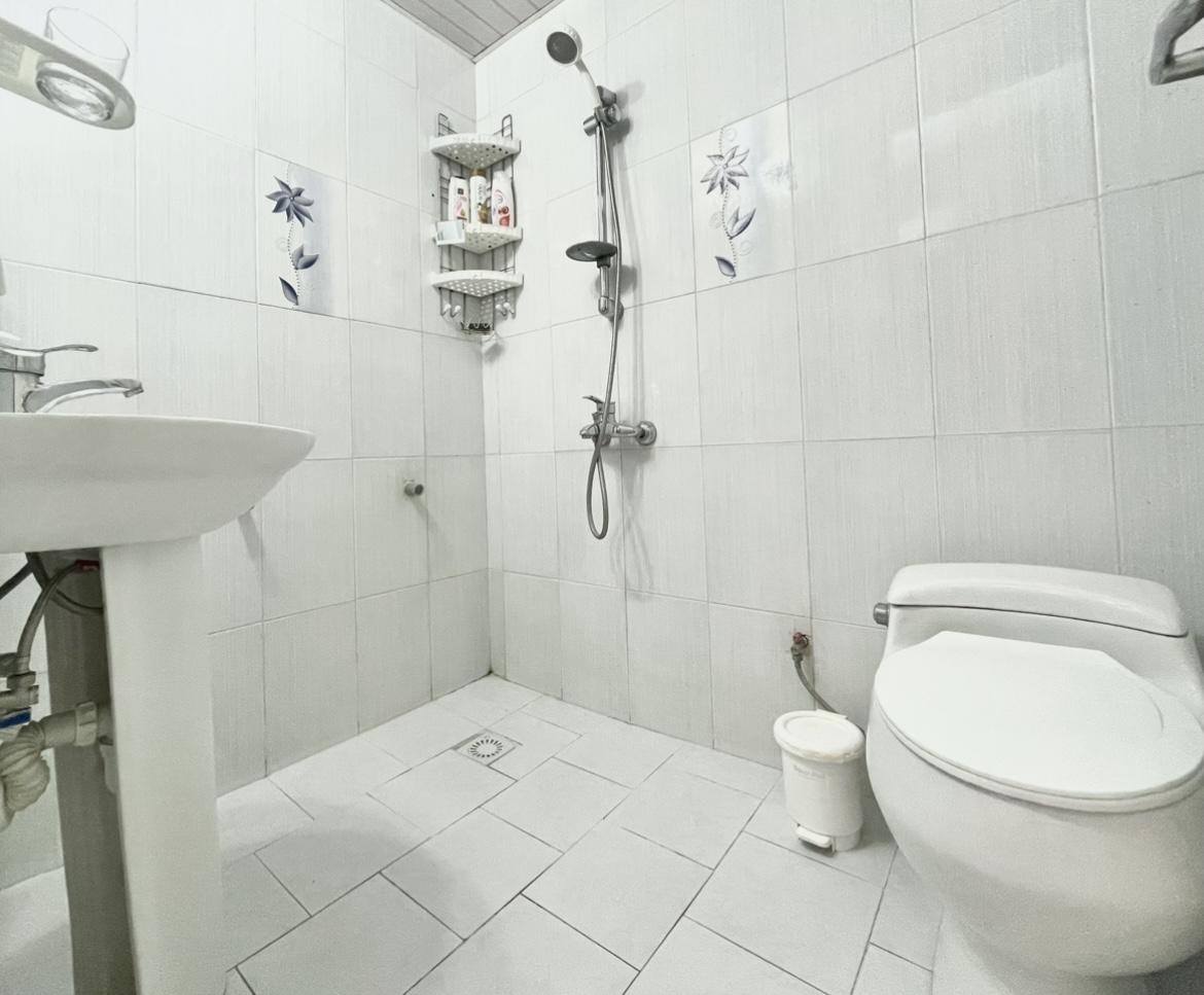 واحد لوکس دوخوابه در حافظیه شیراز