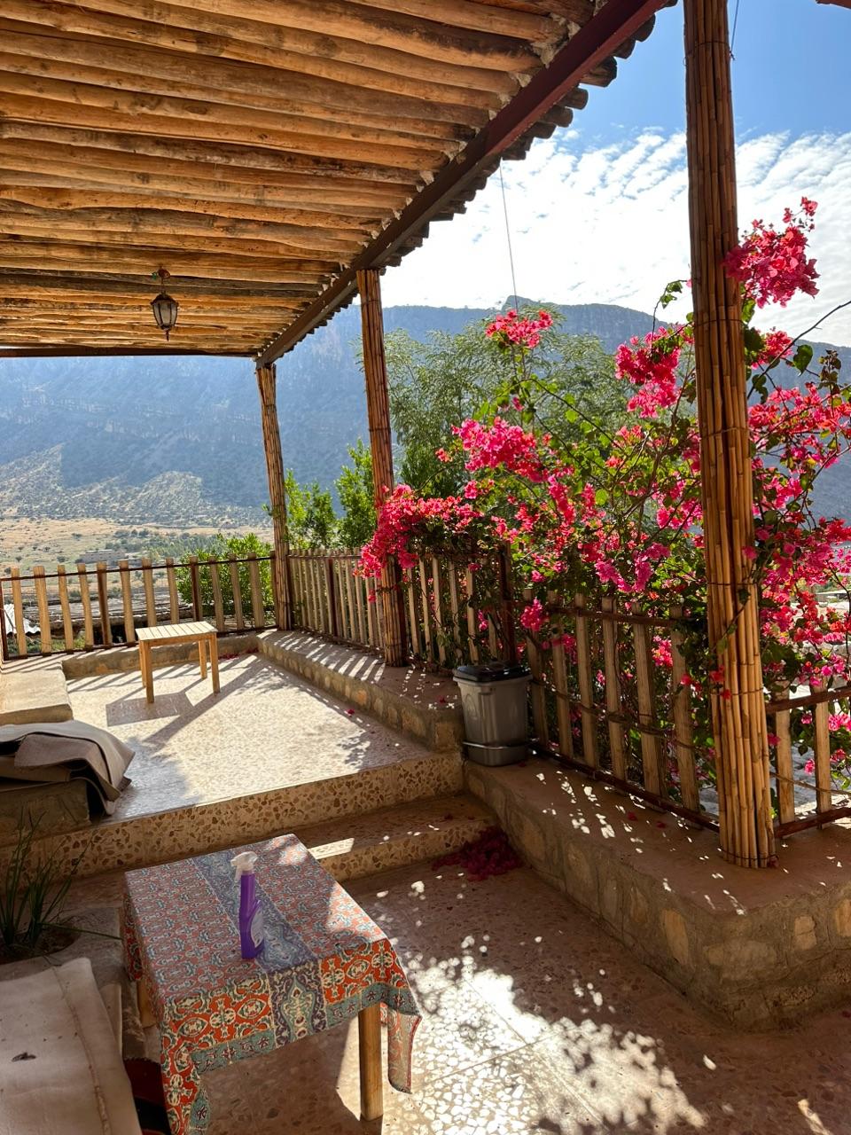 اقامتگاه بوم گردی تنگ چوگان در کازرون