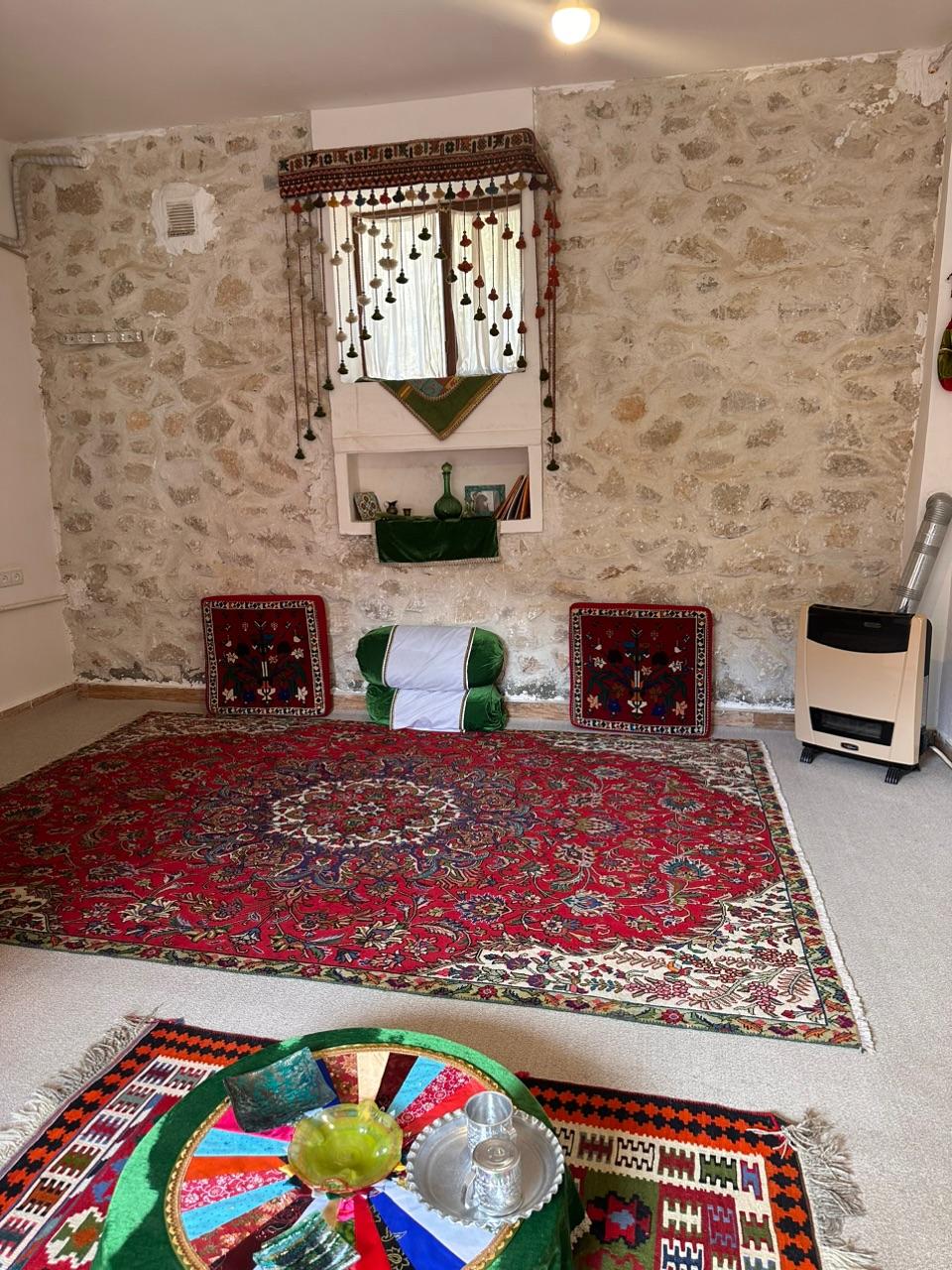 اقامتگاه بوم گردی تنگ چوگان در کازرون