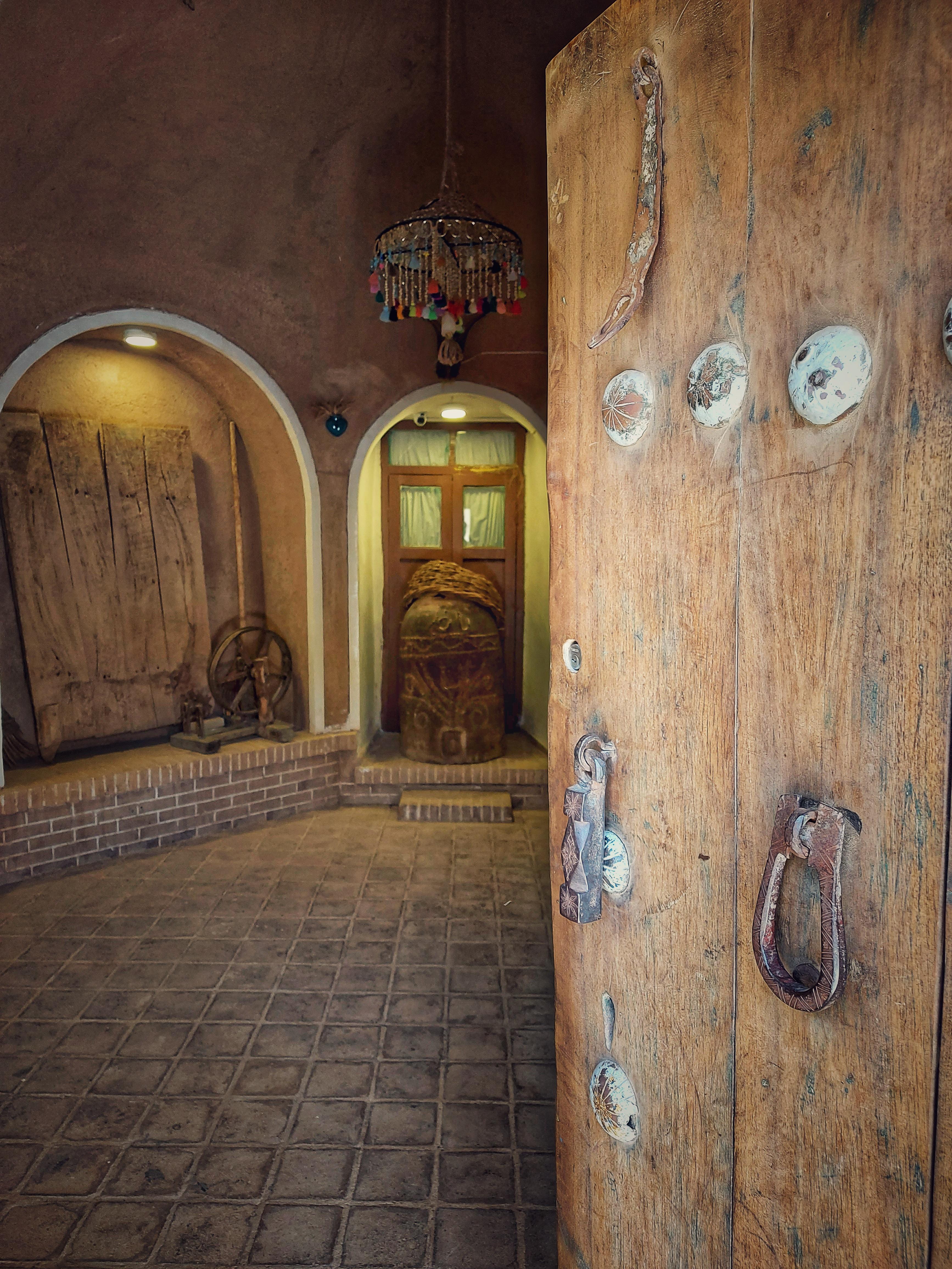 اقامتگاه بوم گردی صد طاقچه تودشک