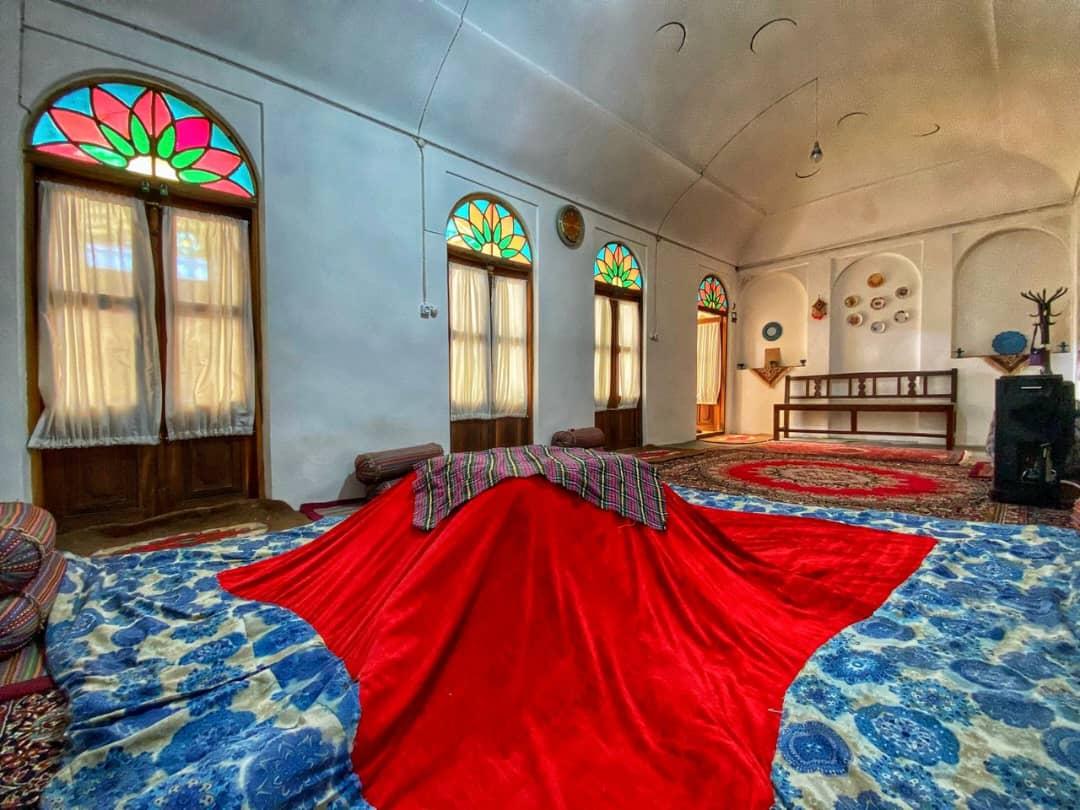 اقامتگاه بوم گردی صد طاقچه تودشک