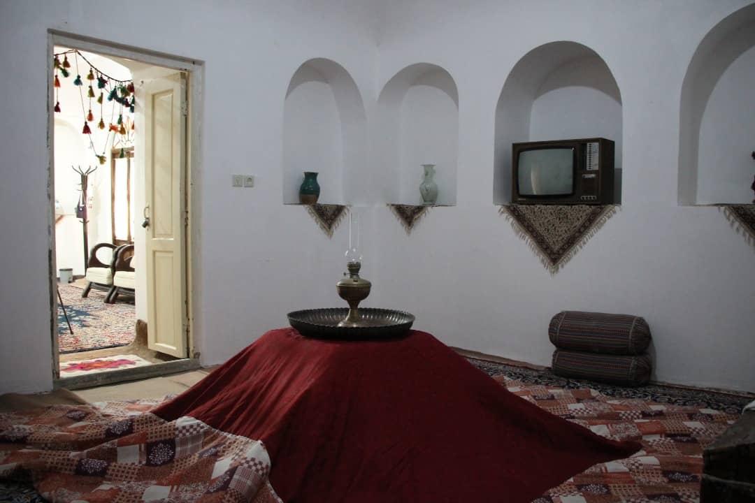 اقامتگاه بوم گردی صد طاقچه تودشک