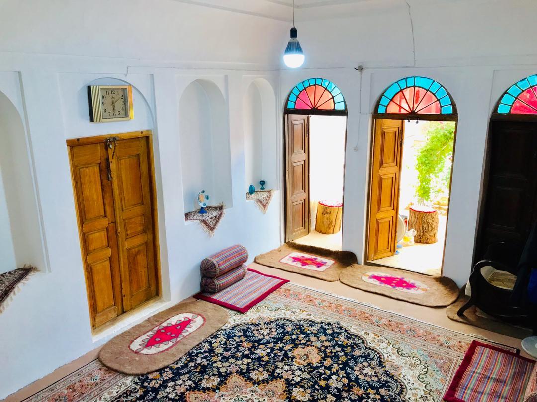 اقامتگاه بوم گردی صد طاقچه تودشک